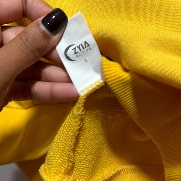 Zyia sweater - Sz L - Picture 3 of 3